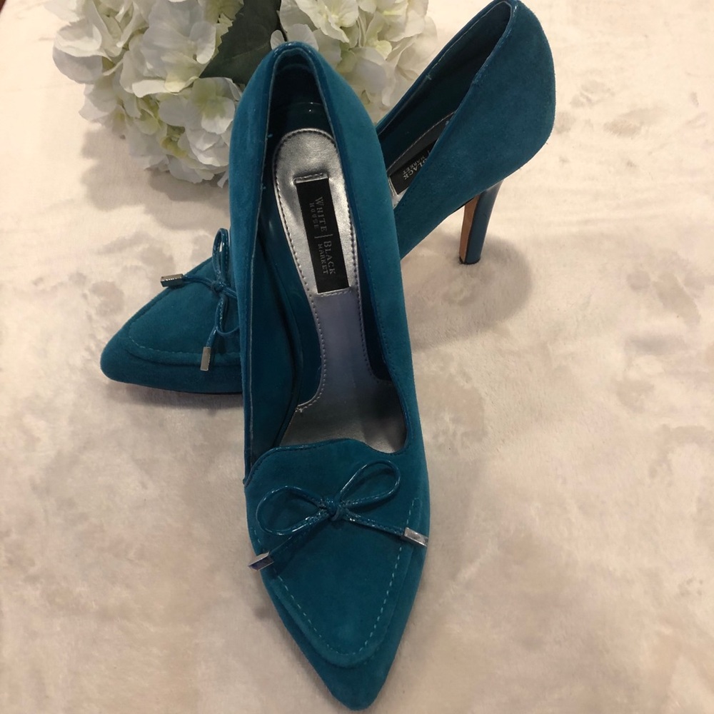 White House Black Market teal Maddison heel